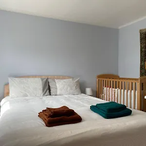 Appartement Morden Flat Close To Dlr Station With Free Parking, Londres